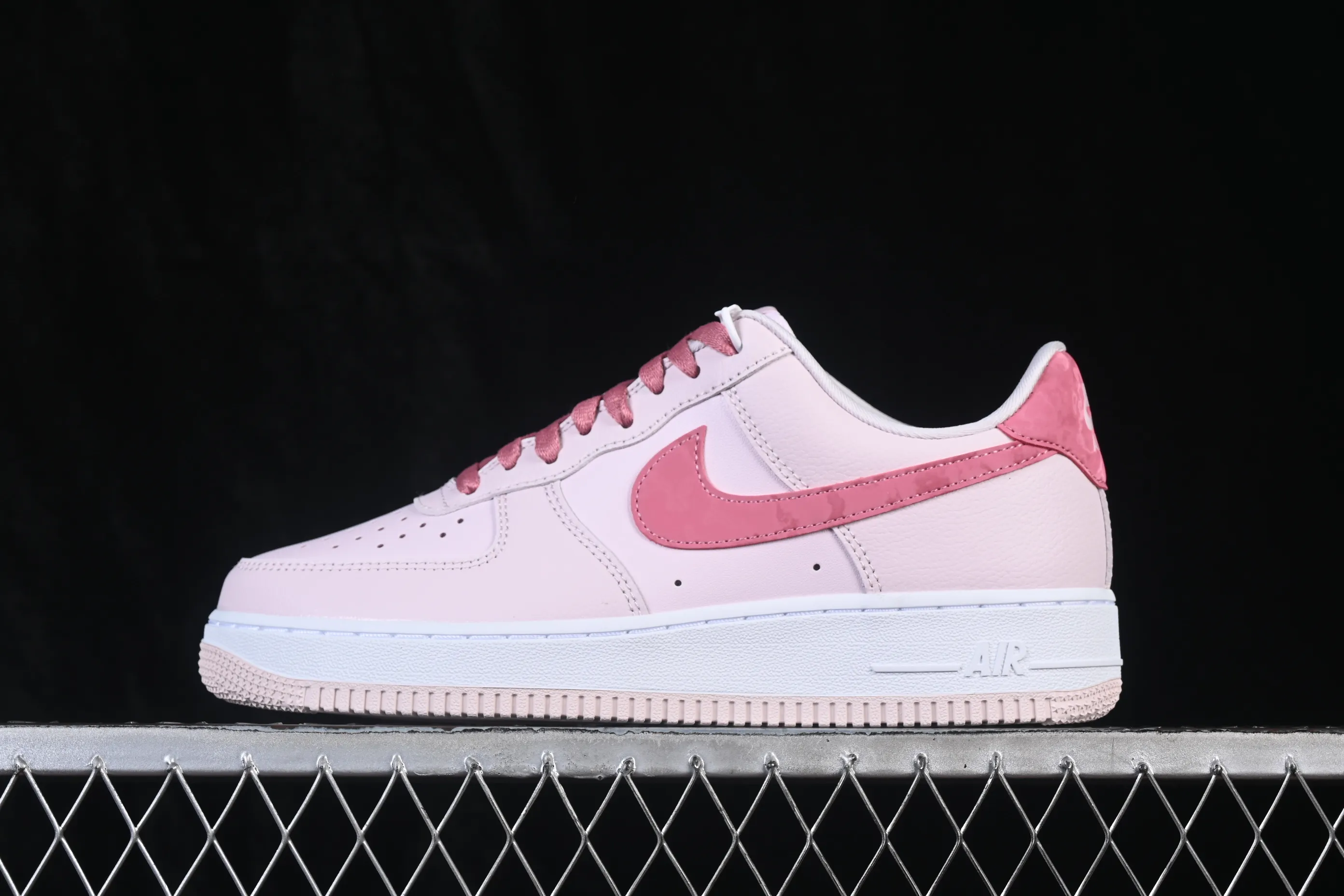 All Categories Nk Air Force 1 Air Force Series Nk Air Force 1 Low Air Force Low Nike Air Force 1'07 Low Valentine's Day Limited Air Force One Low Casual Shoes IO8755-600
